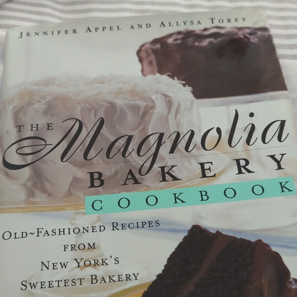 The Magnolia Bakery Cookbook - Classic Recipes. NEW. Never Used. Sale